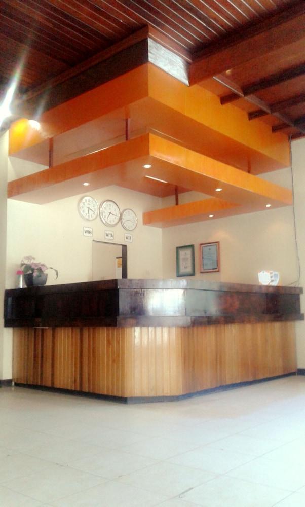 Serayu Hotel Timika Esterno foto