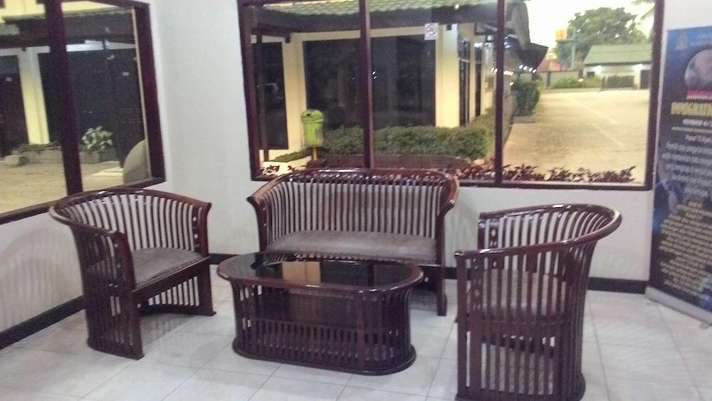 Serayu Hotel Timika Esterno foto