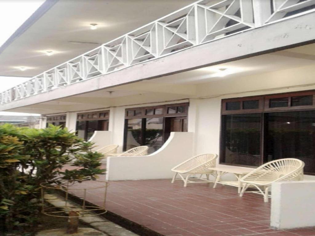 Serayu Hotel Timika Esterno foto