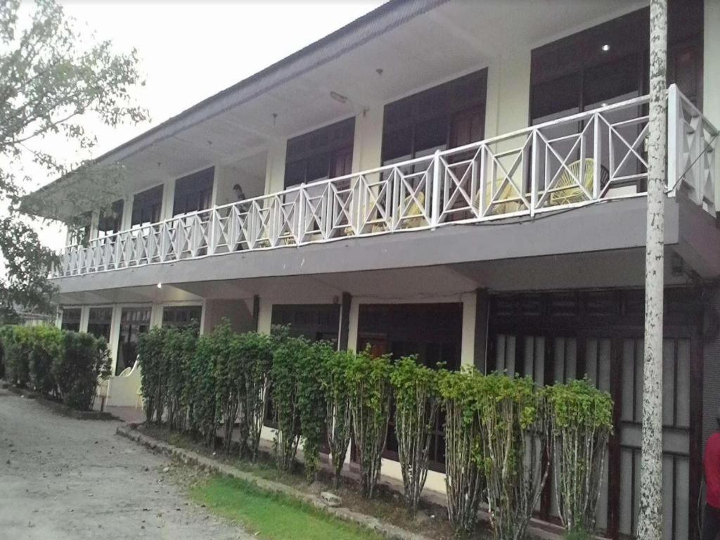 Serayu Hotel Timika Esterno foto