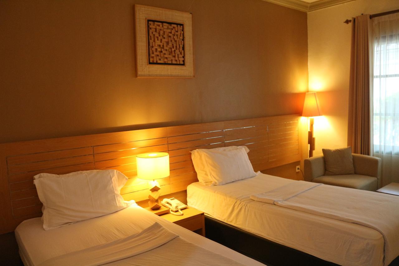 Serayu Hotel Timika Esterno foto