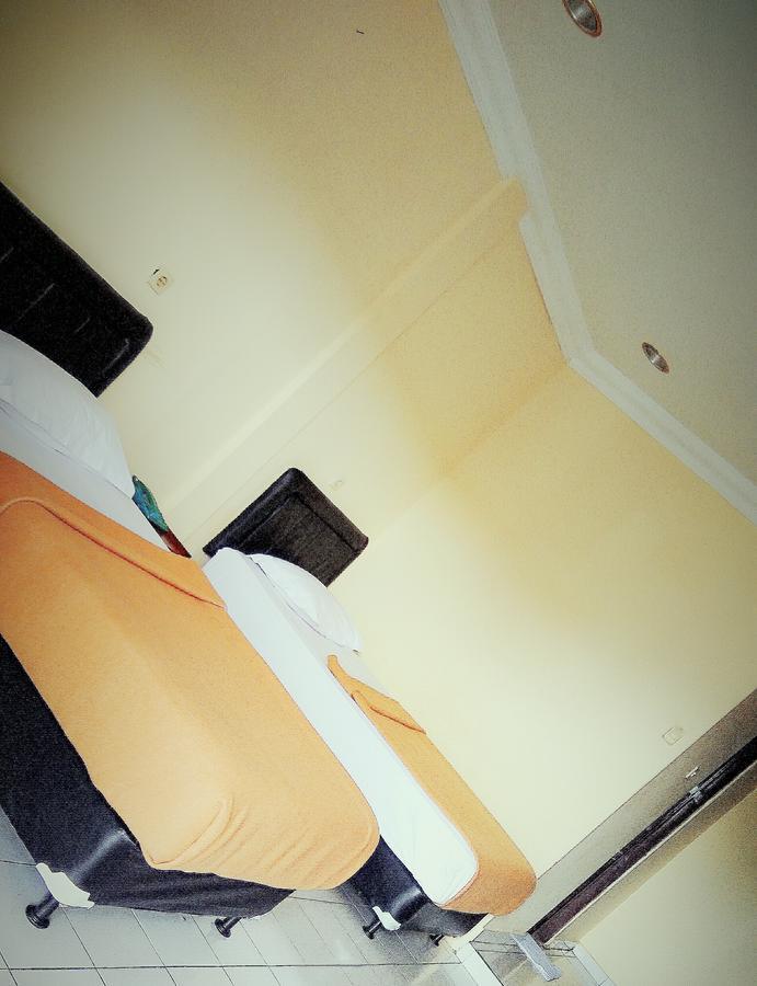 Serayu Hotel Timika Esterno foto